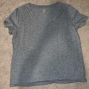 a.n.a Heather Gray V-Neck Short Sleeve Tee